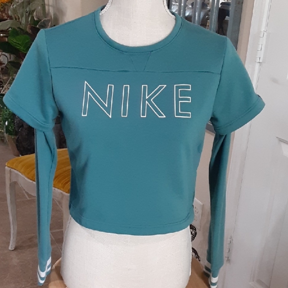 Nike Girl's Teal Dri-FIT Long Sleeve Boxy Crop Top - Large